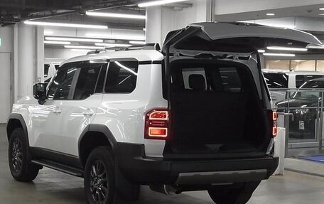 Toyota Land Cruiser Prado, 2024 год, 6 600 000 рублей, 14 фотография