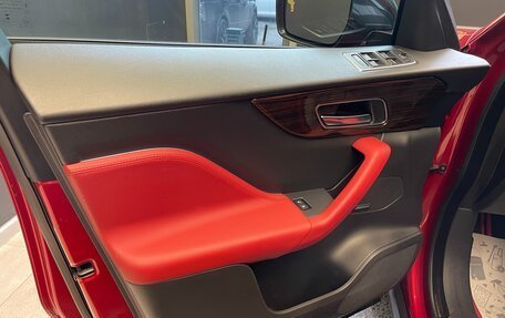 Jaguar F-Pace, 2016 год, 2 650 000 рублей, 11 фотография