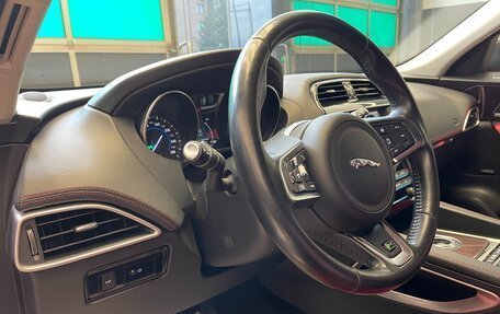 Jaguar F-Pace, 2016 год, 2 650 000 рублей, 13 фотография