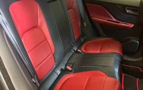 Jaguar F-Pace, 2016 год, 2 650 000 рублей, 19 фотография