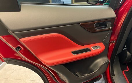 Jaguar F-Pace, 2016 год, 2 650 000 рублей, 20 фотография