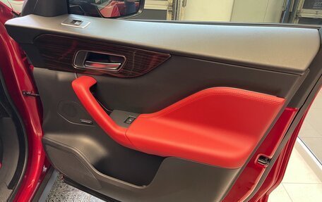 Jaguar F-Pace, 2016 год, 2 650 000 рублей, 16 фотография