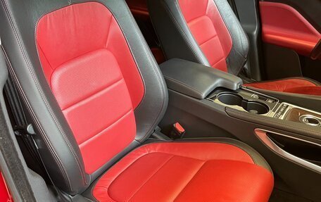 Jaguar F-Pace, 2016 год, 2 650 000 рублей, 17 фотография