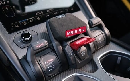 Lamborghini Urus I, 2024 год, 32 000 000 рублей, 9 фотография