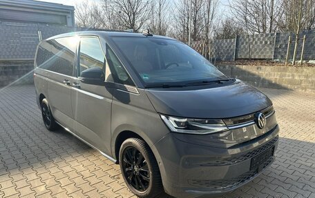 Volkswagen Multivan, 2024 год, 7 650 000 рублей, 5 фотография