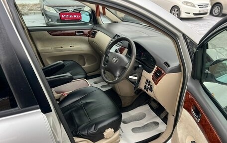 Toyota Ipsum II, 2001 год, 849 999 рублей, 13 фотография