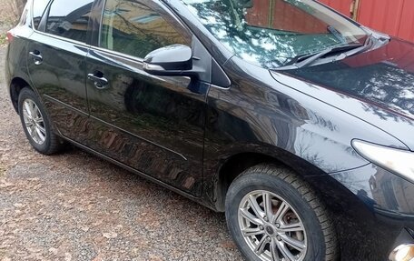 Toyota Auris II, 2013 год, 1 250 000 рублей, 2 фотография