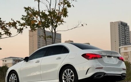 Mercedes-Benz A-Класс, 2021 год, 1 900 000 рублей, 3 фотография