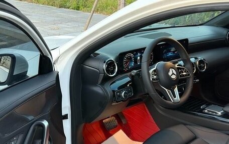 Mercedes-Benz A-Класс, 2021 год, 1 900 000 рублей, 7 фотография