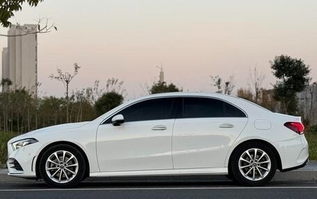 Mercedes-Benz A-Класс, 2021 год, 1 900 000 рублей, 5 фотография