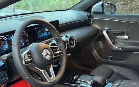 Mercedes-Benz A-Класс, 2021 год, 1 900 000 рублей, 8 фотография