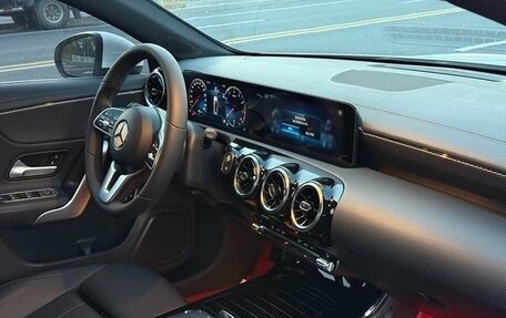 Mercedes-Benz A-Класс, 2021 год, 1 900 000 рублей, 9 фотография