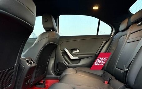 Mercedes-Benz A-Класс, 2021 год, 1 900 000 рублей, 10 фотография