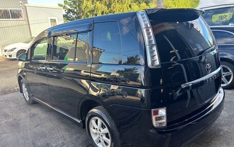 Toyota ISis I, 2016 год, 1 050 000 рублей, 8 фотография