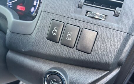 Toyota ISis I, 2016 год, 1 050 000 рублей, 13 фотография