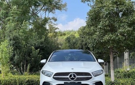 Mercedes-Benz A-Класс, 2021 год, 1 900 000 рублей, 2 фотография