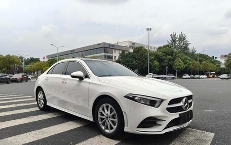 Mercedes-Benz A-Класс, 2021 год, 1 900 000 рублей, 3 фотография