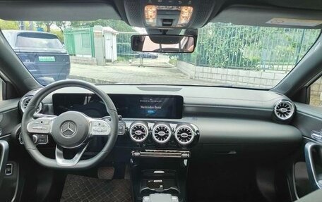 Mercedes-Benz A-Класс, 2021 год, 1 900 000 рублей, 14 фотография