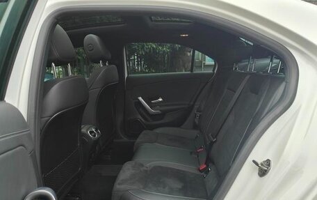 Mercedes-Benz A-Класс, 2021 год, 1 900 000 рублей, 13 фотография