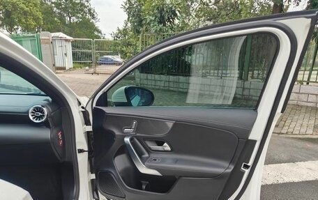 Mercedes-Benz A-Класс, 2021 год, 1 900 000 рублей, 25 фотография