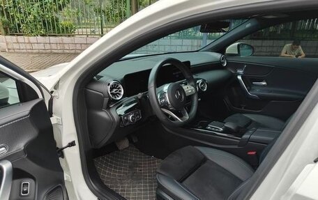 Mercedes-Benz A-Класс, 2021 год, 1 900 000 рублей, 24 фотография