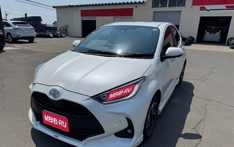 Toyota Yaris, 2022 год, 1 095 000 рублей, 1 фотография