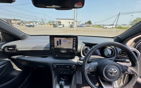 Toyota Yaris, 2022 год, 1 095 000 рублей, 12 фотография