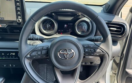 Toyota Yaris, 2022 год, 1 095 000 рублей, 15 фотография