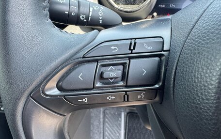 Toyota Yaris, 2022 год, 1 095 000 рублей, 17 фотография