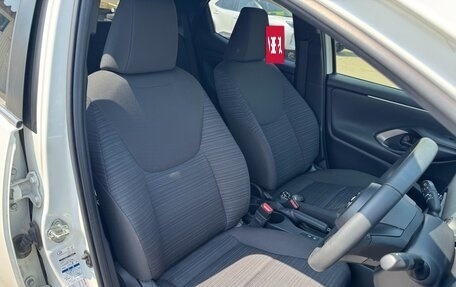 Toyota Yaris, 2022 год, 1 095 000 рублей, 11 фотография