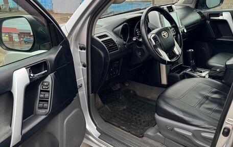 Toyota Land Cruiser Prado 150 рестайлинг 2, 2010 год, 1 950 000 рублей, 14 фотография