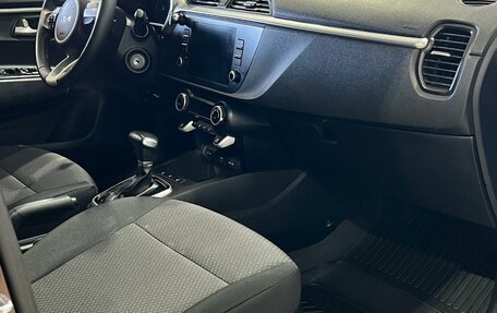 KIA Rio IV, 2021 год, 1 670 000 рублей, 10 фотография