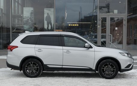 Mitsubishi Outlander III рестайлинг 3, 2019 год, 2 300 000 рублей, 4 фотография