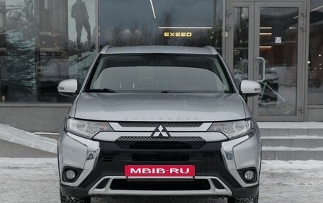 Mitsubishi Outlander III рестайлинг 3, 2019 год, 2 300 000 рублей, 2 фотография