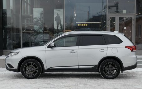 Mitsubishi Outlander III рестайлинг 3, 2019 год, 2 300 000 рублей, 8 фотография