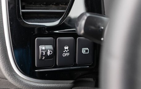 Mitsubishi Outlander III рестайлинг 3, 2019 год, 2 300 000 рублей, 19 фотография