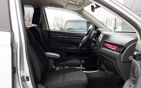 Mitsubishi Outlander III рестайлинг 3, 2019 год, 2 300 000 рублей, 21 фотография