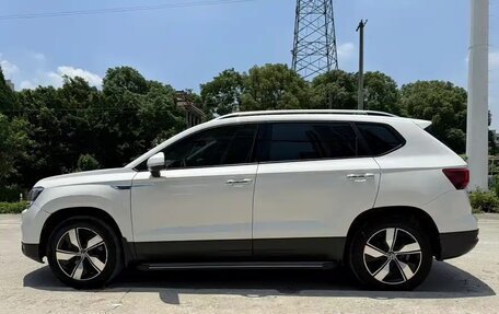 Volkswagen Tharu, 2021 год, 1 400 000 рублей, 3 фотография