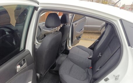 Hyundai Solaris II рестайлинг, 2015 год, 650 000 рублей, 8 фотография