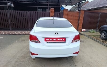 Hyundai Solaris II рестайлинг, 2015 год, 650 000 рублей, 3 фотография