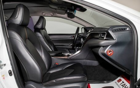 Toyota Camry, 2018 год, 2 500 000 рублей, 6 фотография