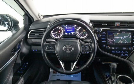 Toyota Camry, 2018 год, 2 500 000 рублей, 8 фотография