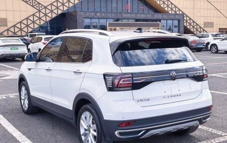 Volkswagen T-Cross I, 2022 год, 1 800 000 рублей, 5 фотография