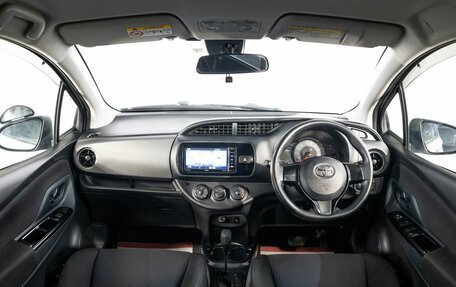 Toyota Vitz, 2016 год, 875 000 рублей, 8 фотография