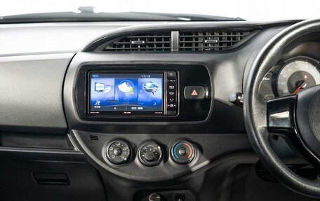 Toyota Vitz, 2016 год, 875 000 рублей, 11 фотография