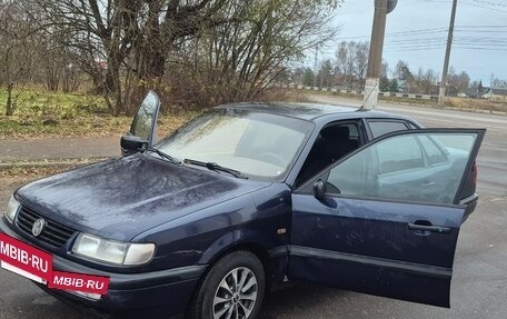 Volkswagen Passat B4, 1996 год, 220 000 рублей, 2 фотография