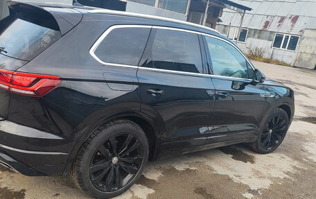 Volkswagen Touareg III, 2019 год, 6 899 999 рублей, 3 фотография