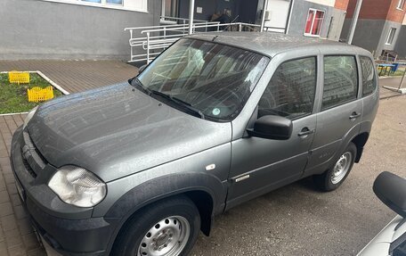 Chevrolet Niva I рестайлинг, 2017 год, 650 000 рублей, 2 фотография