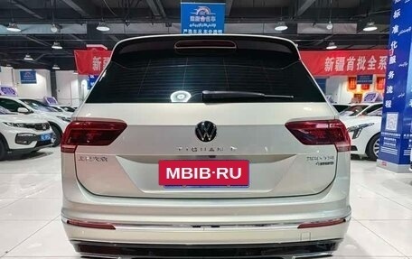 Volkswagen Tiguan II, 2021 год, 3 974 000 рублей, 6 фотография
