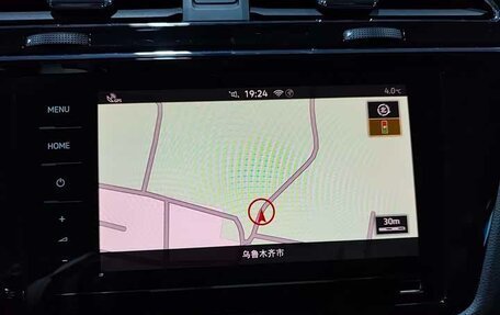 Volkswagen Tiguan II, 2021 год, 3 974 000 рублей, 16 фотография